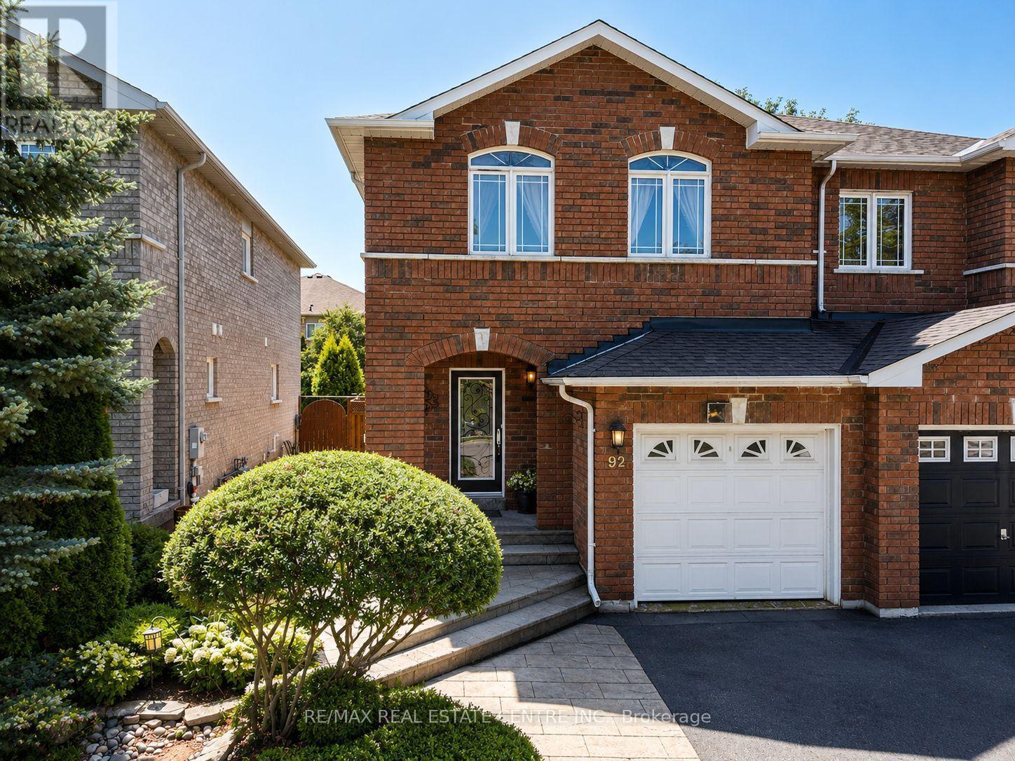 92 BLACKTHORN DRIVE Property Photo 1