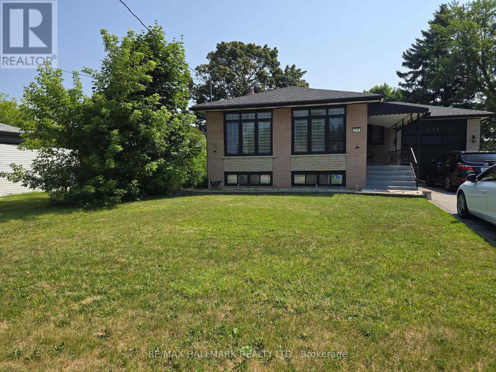 211 NORFOLK AVENUE