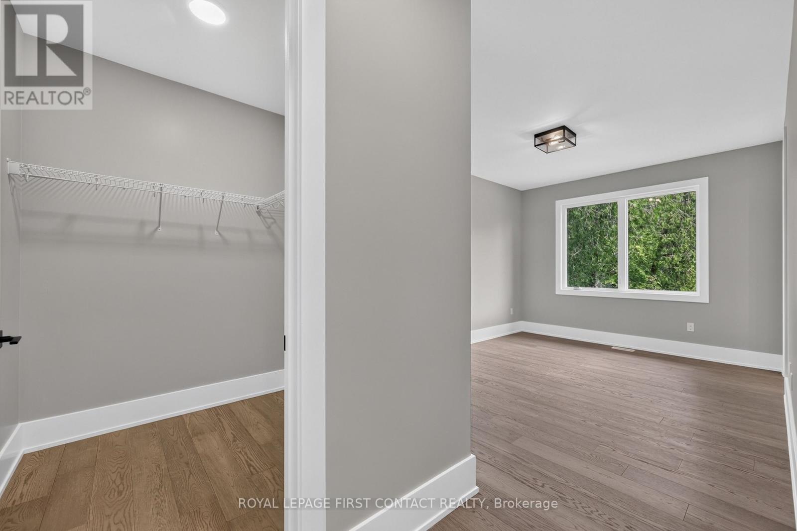 Upper - 933 7th Line Property Photo 16