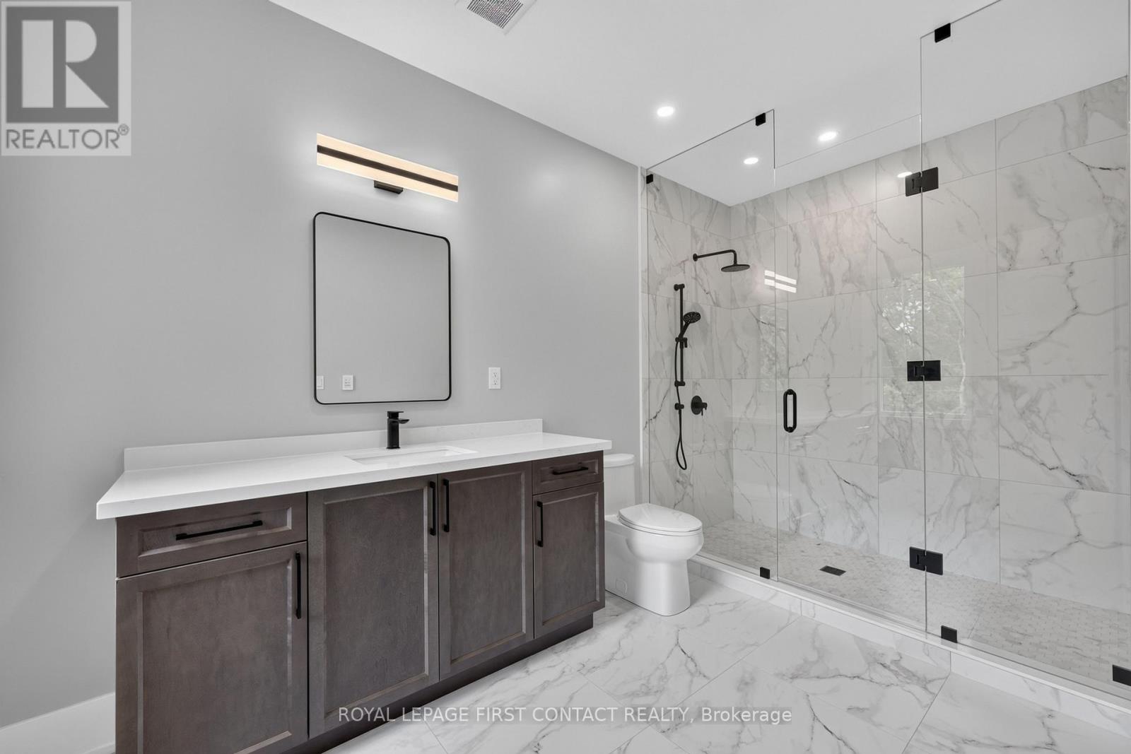 Upper - 933 7th Line Property Photo 18