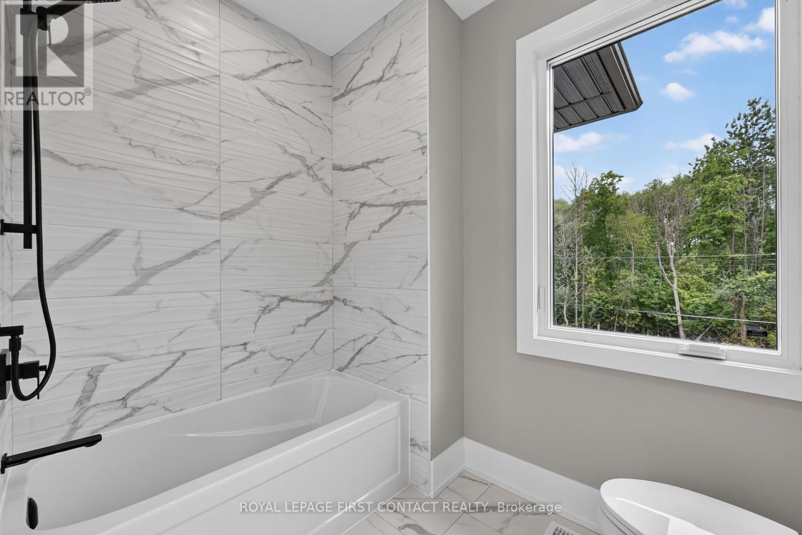 Upper - 933 7th Line Property Photo 22