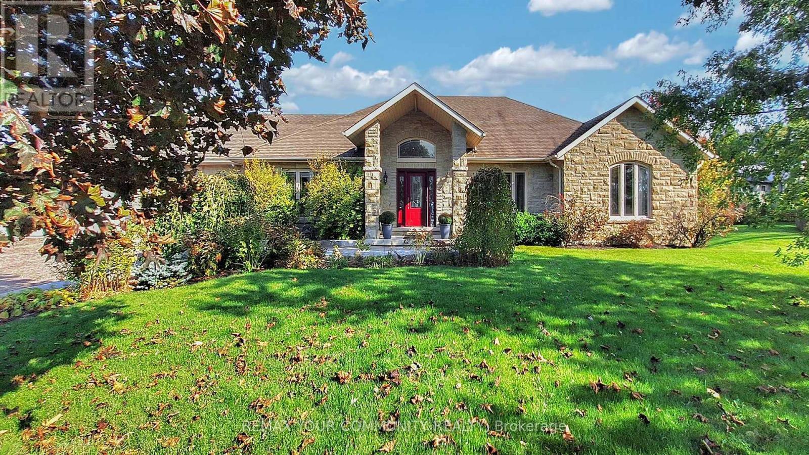 1065 20th Side Road Property Photo 1