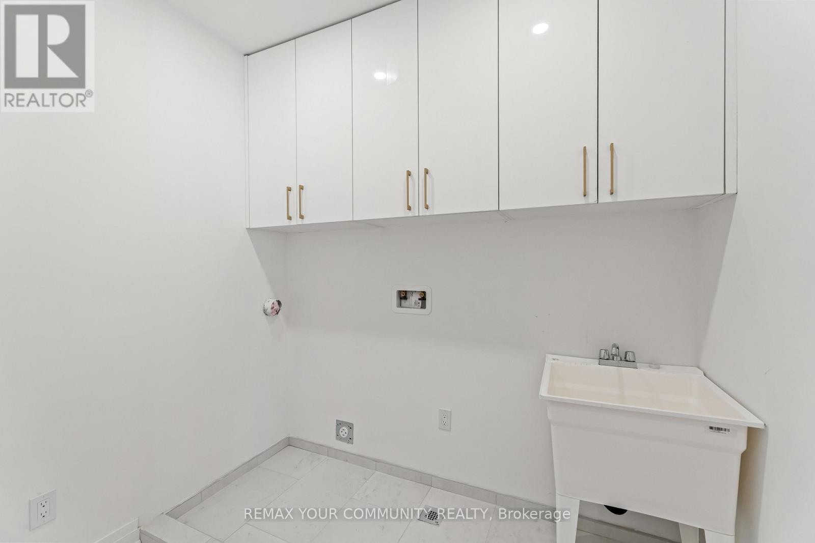 42 Globemaster Lane Property Photo 29