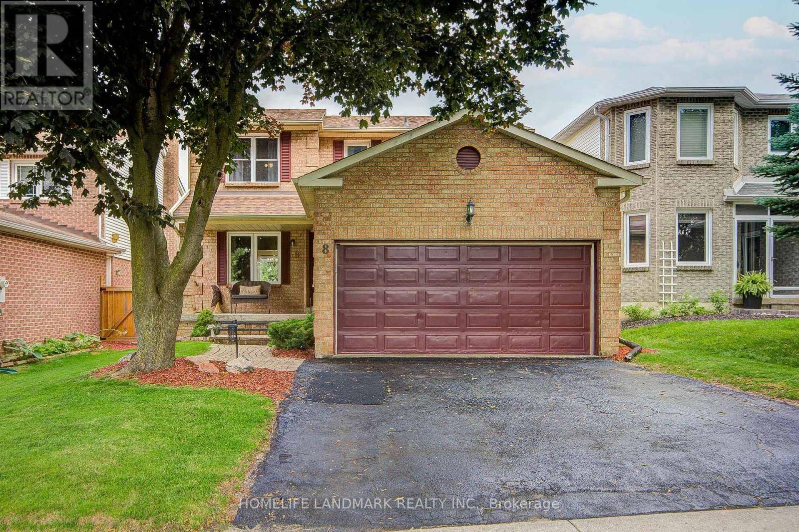 8 Closs Square Property Photo 1