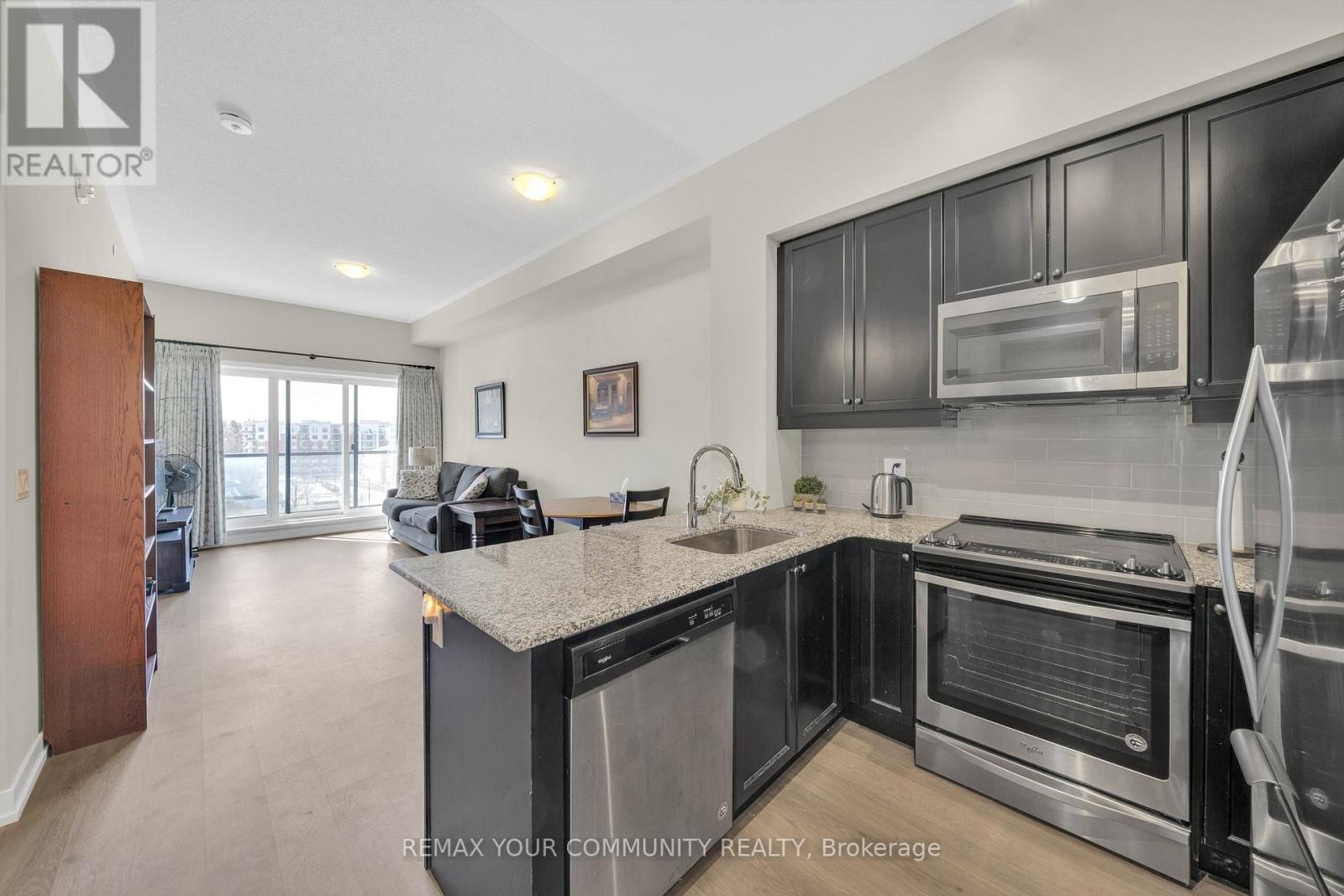 Ph401 - 555 William Graham Drive Property Photo 4