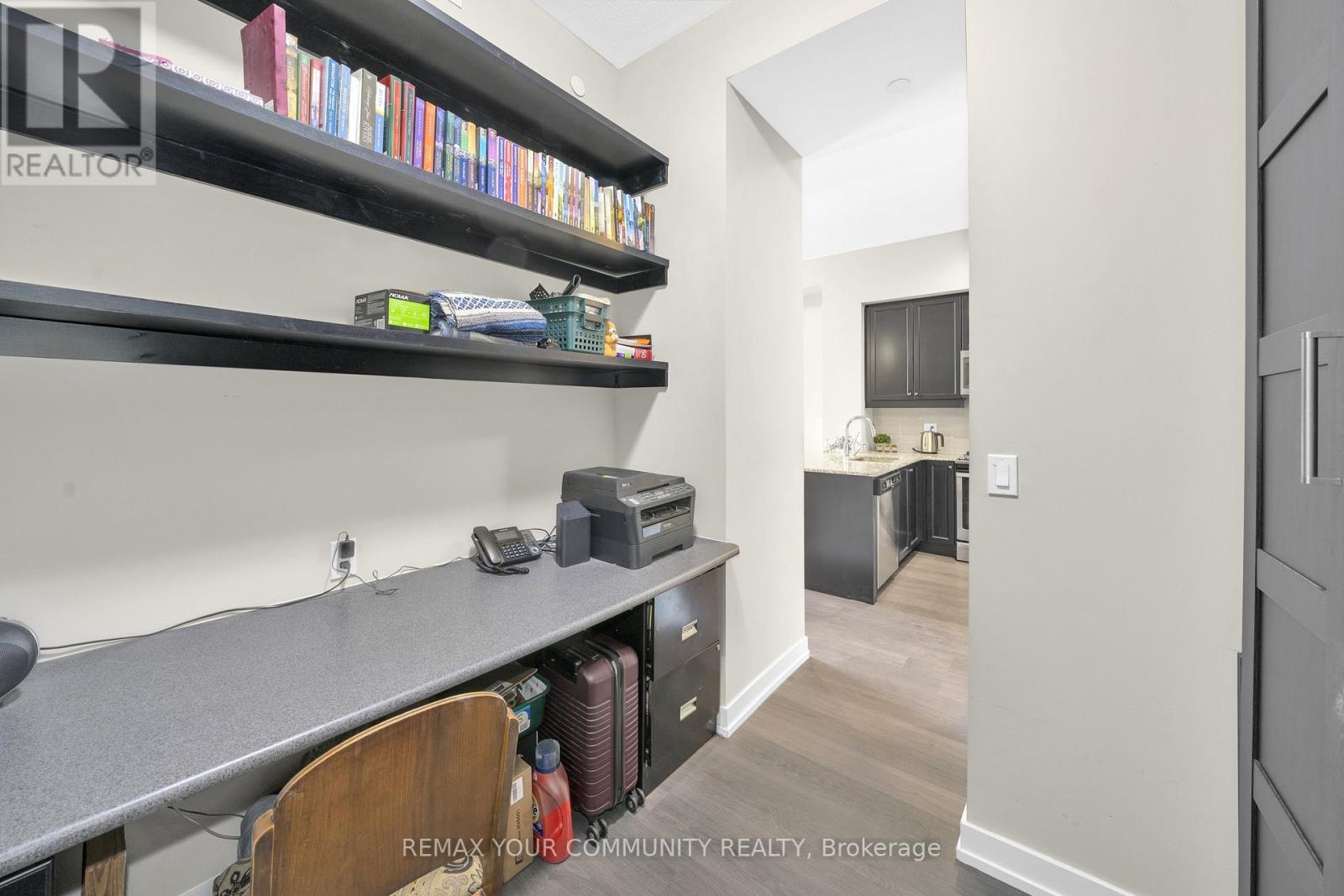 Ph401 - 555 William Graham Drive Property Photo 6