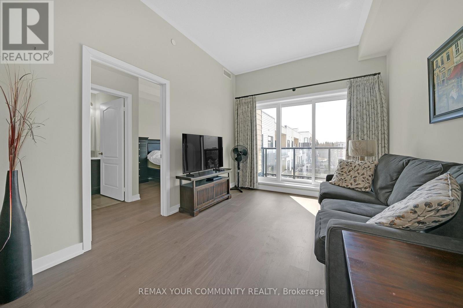 Ph401 - 555 William Graham Drive Property Photo 12