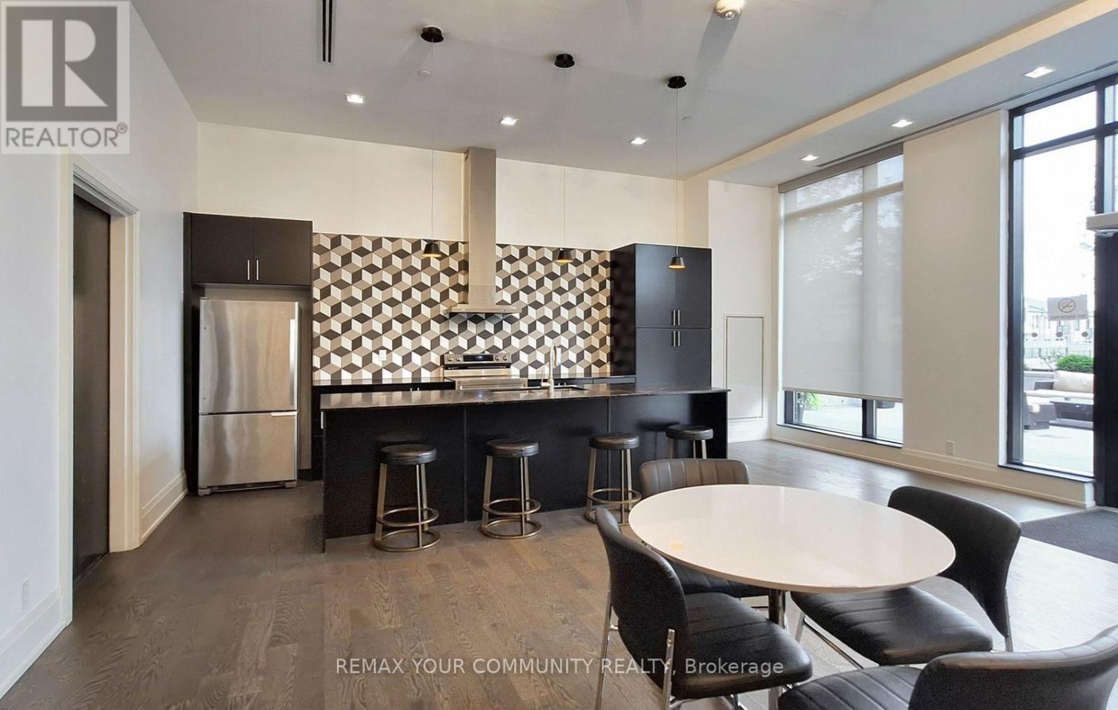 Ph401 - 555 William Graham Drive Property Photo 29