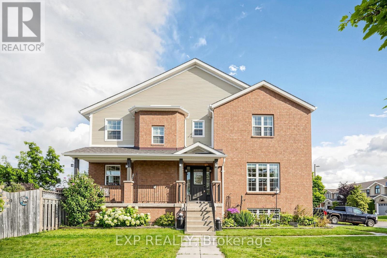 33 WRENDALE CRESCENT