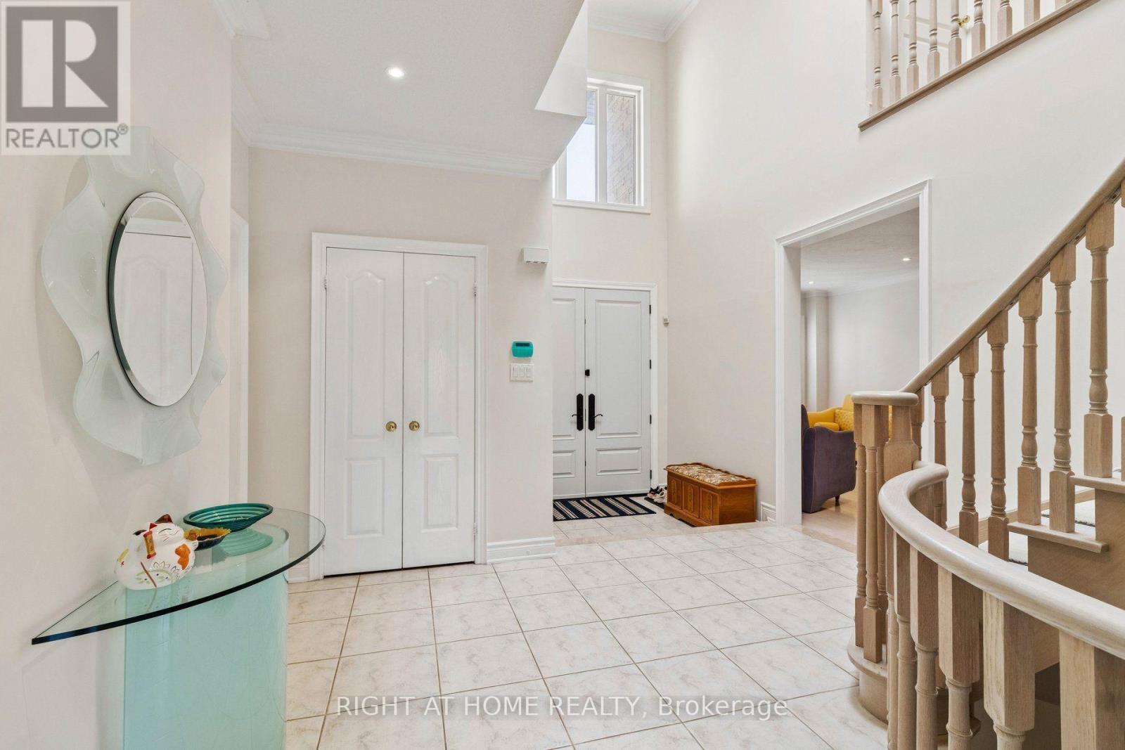 35 Palace Court Property Photo 5