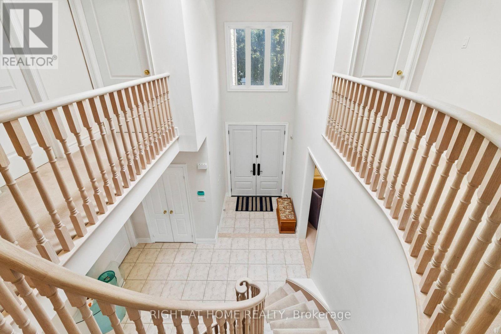 35 Palace Court Property Photo 18