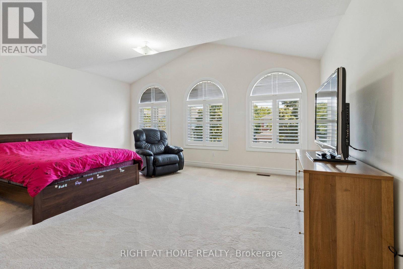 35 Palace Court Property Photo 21