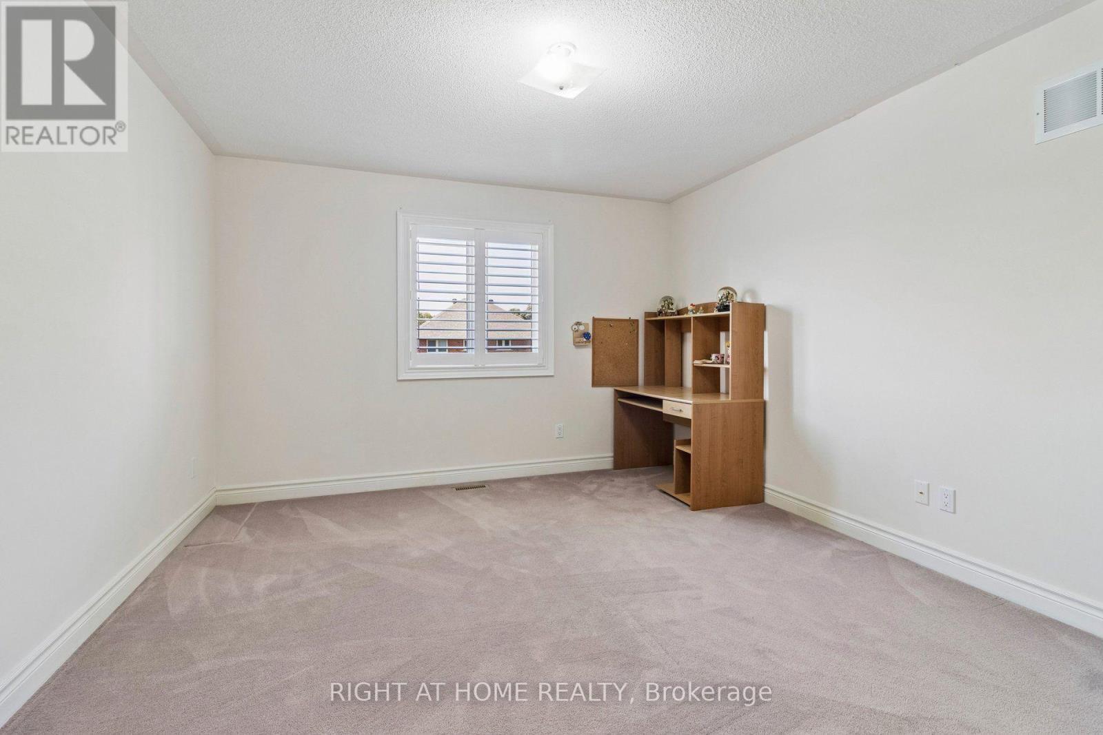 35 Palace Court Property Photo 23