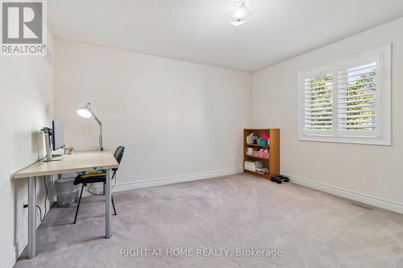 35 Palace Court Property Photo 24