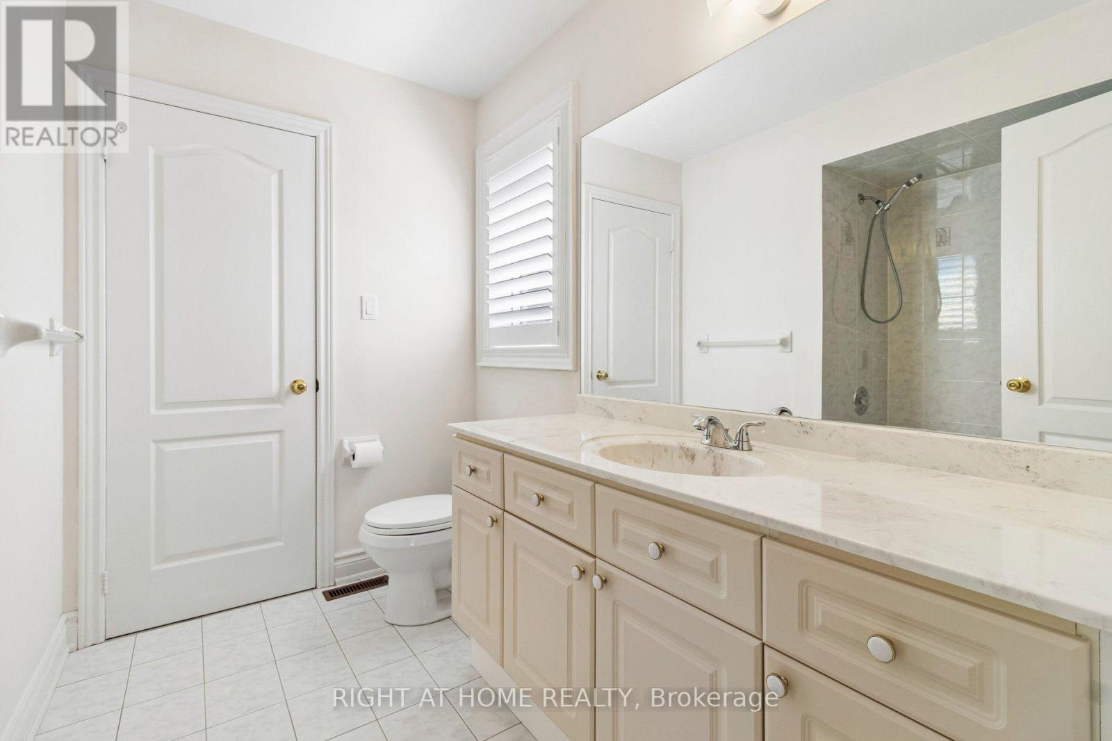 35 Palace Court Property Photo 25