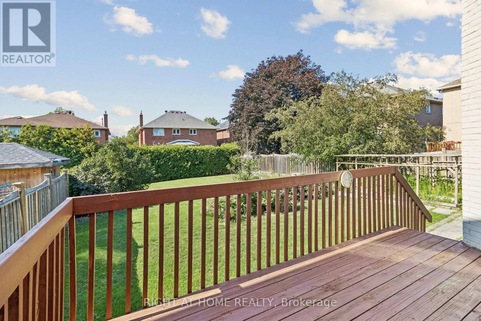 35 Palace Court Property Photo 27