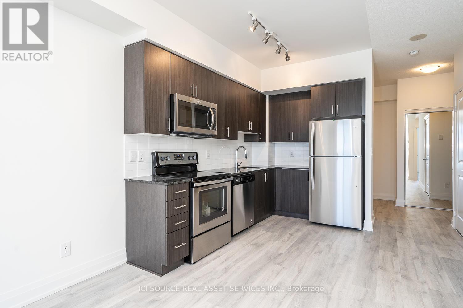 3006 - 3600 HIGHWAY 7 ROAD Property Photo 1