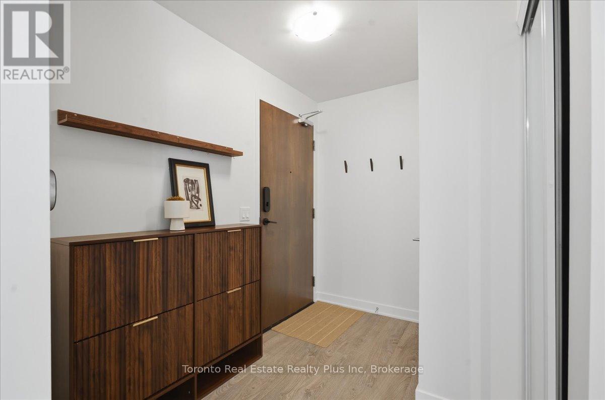 304 - 120 Eagle Rock Way Property Photo 7