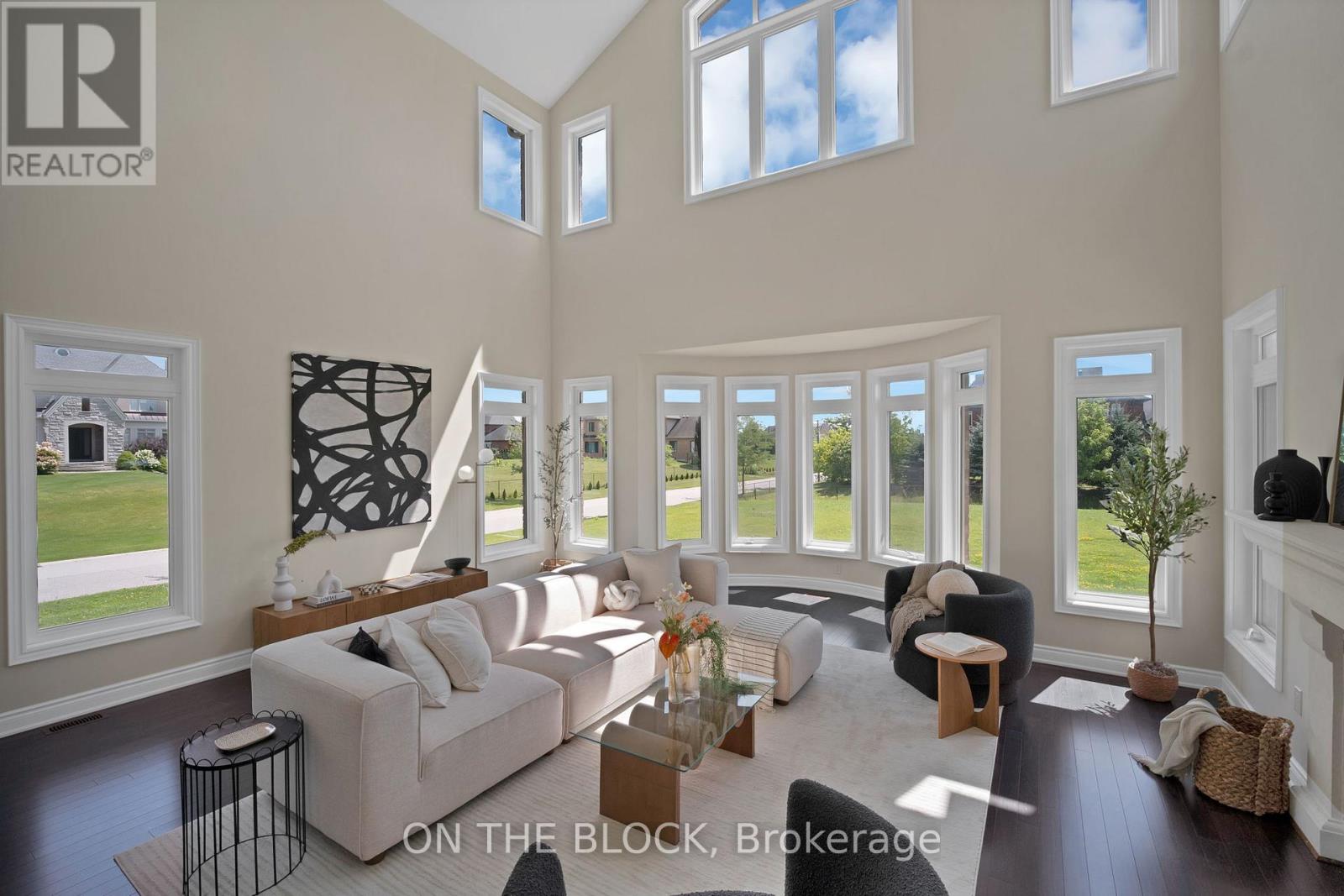 24 Whitewood Drive Property Photo 10