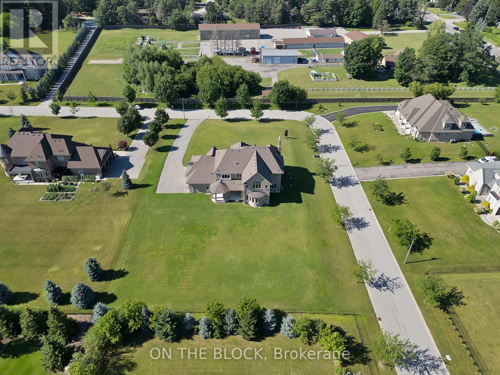 24 Whitewood Drive Property Photo 49