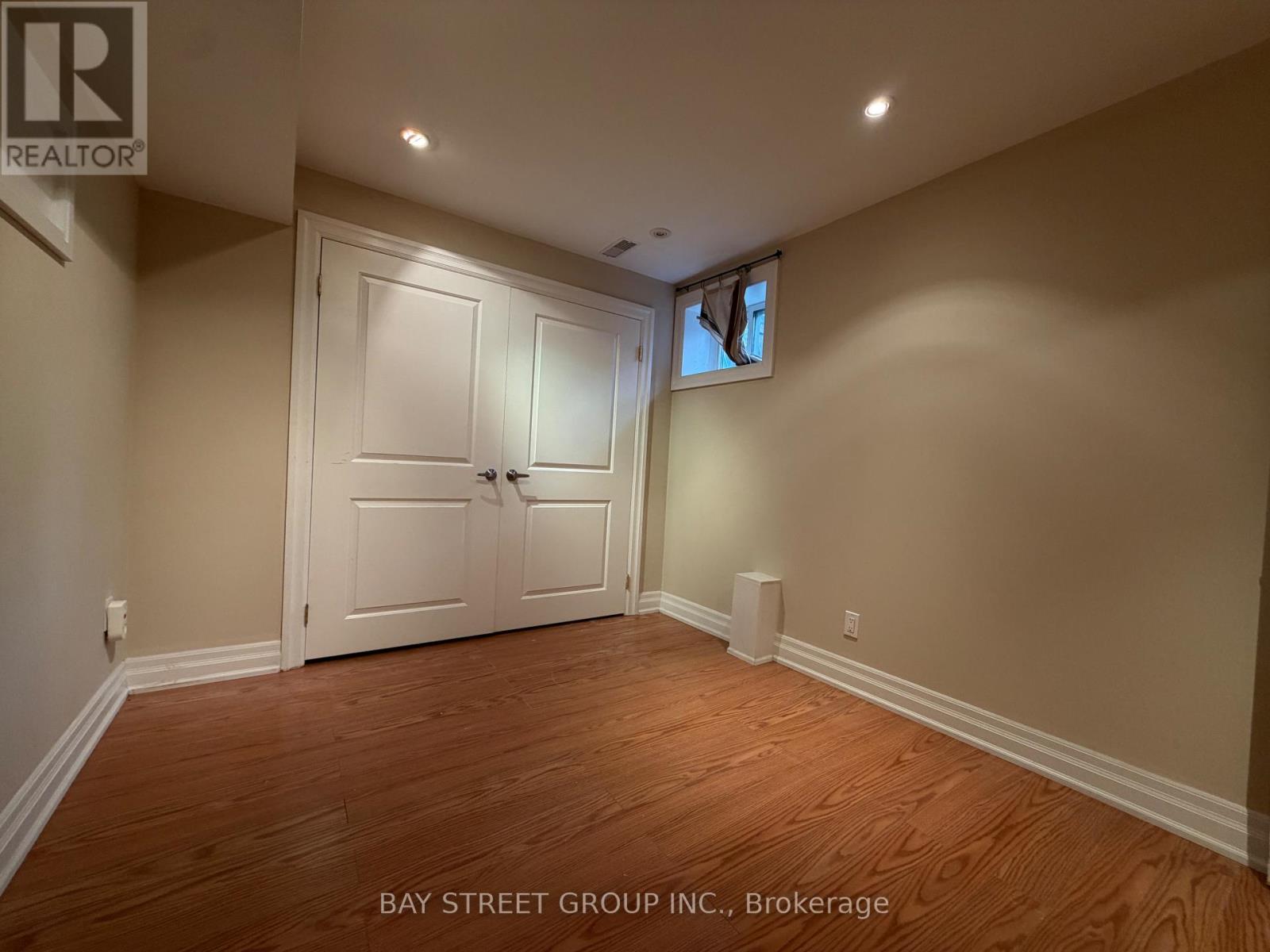 56 Albright (lower) Crescent Property Photo 9