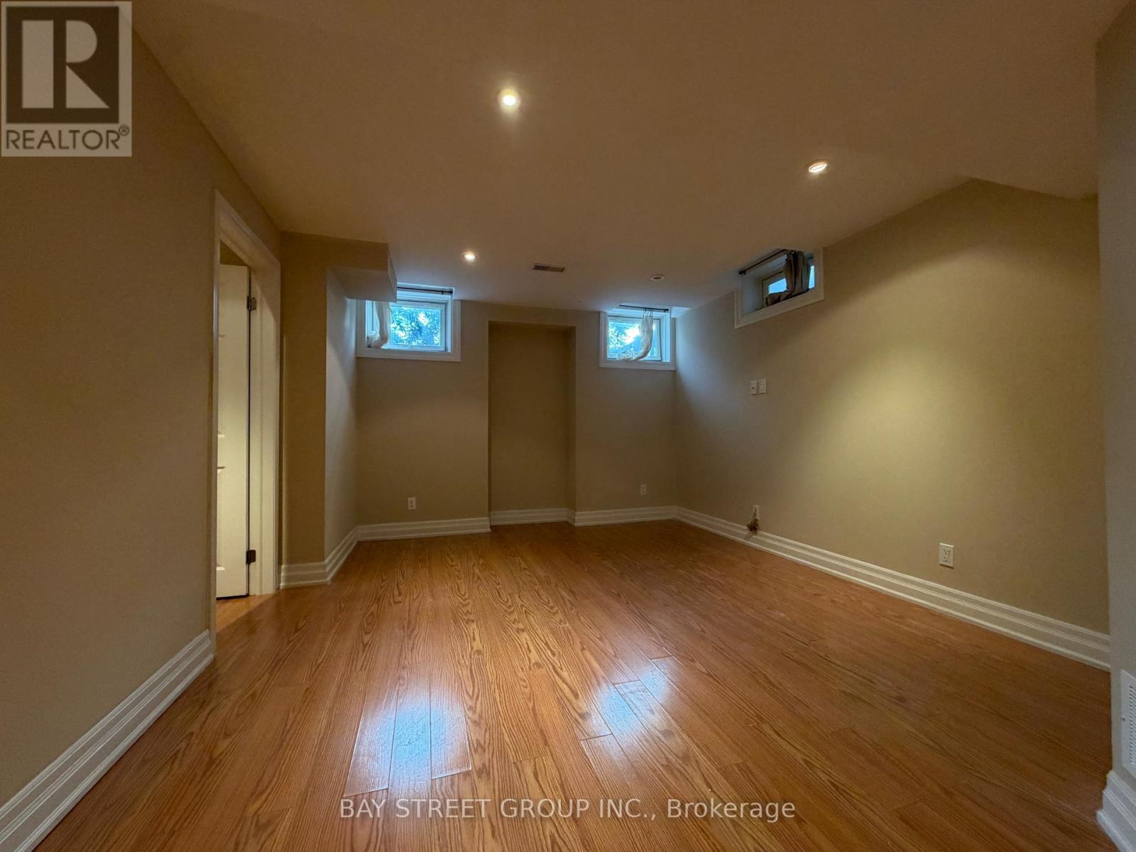 56 Albright (lower) Crescent Property Photo 11