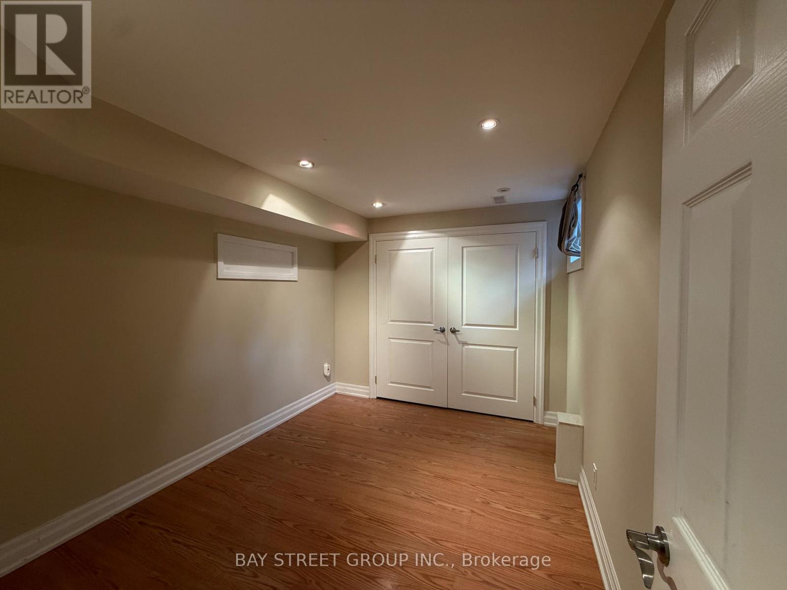 56 Albright (lower) Crescent Property Photo 12