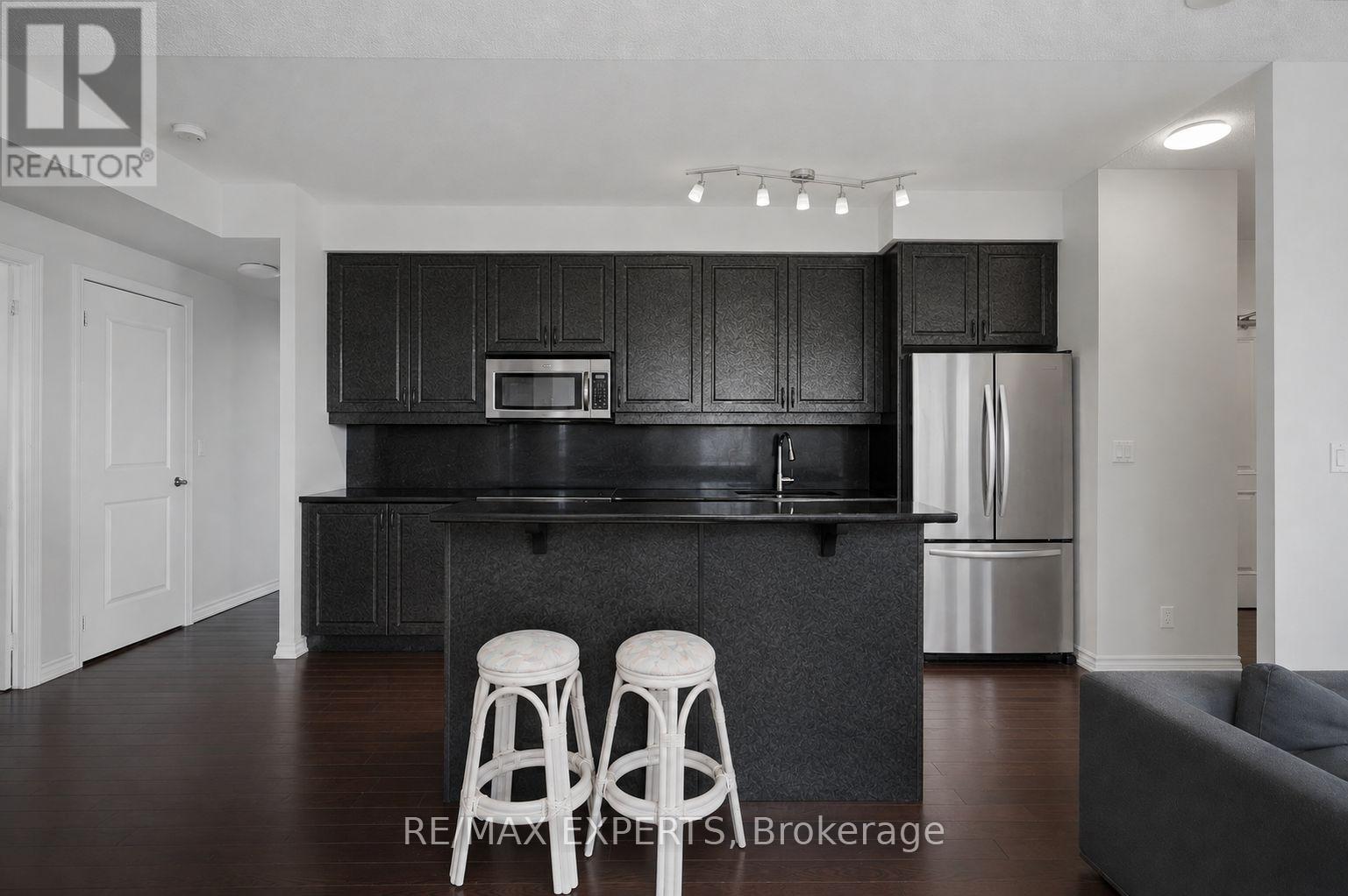 614 - 9225 Jane Street Property Photo 9
