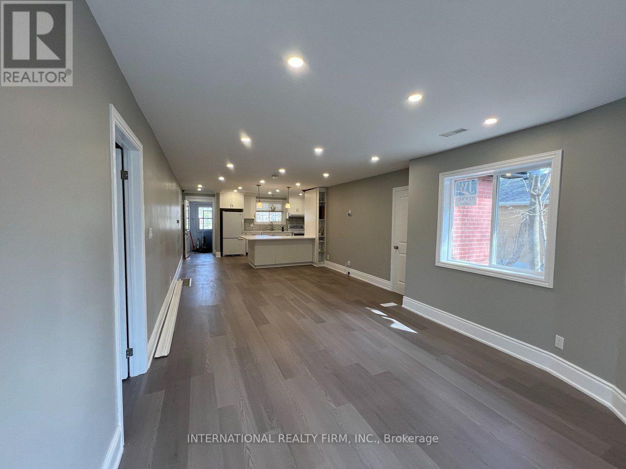 101 - 73 Murray Drive Property Photo 7