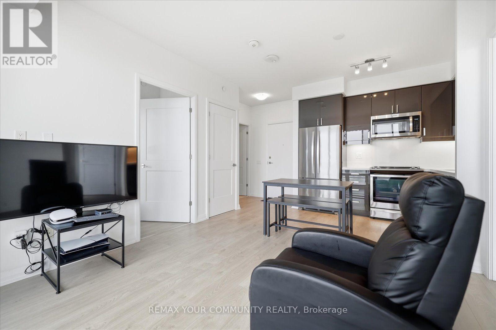 2214 - 7895 Jane Street Property Photo 9