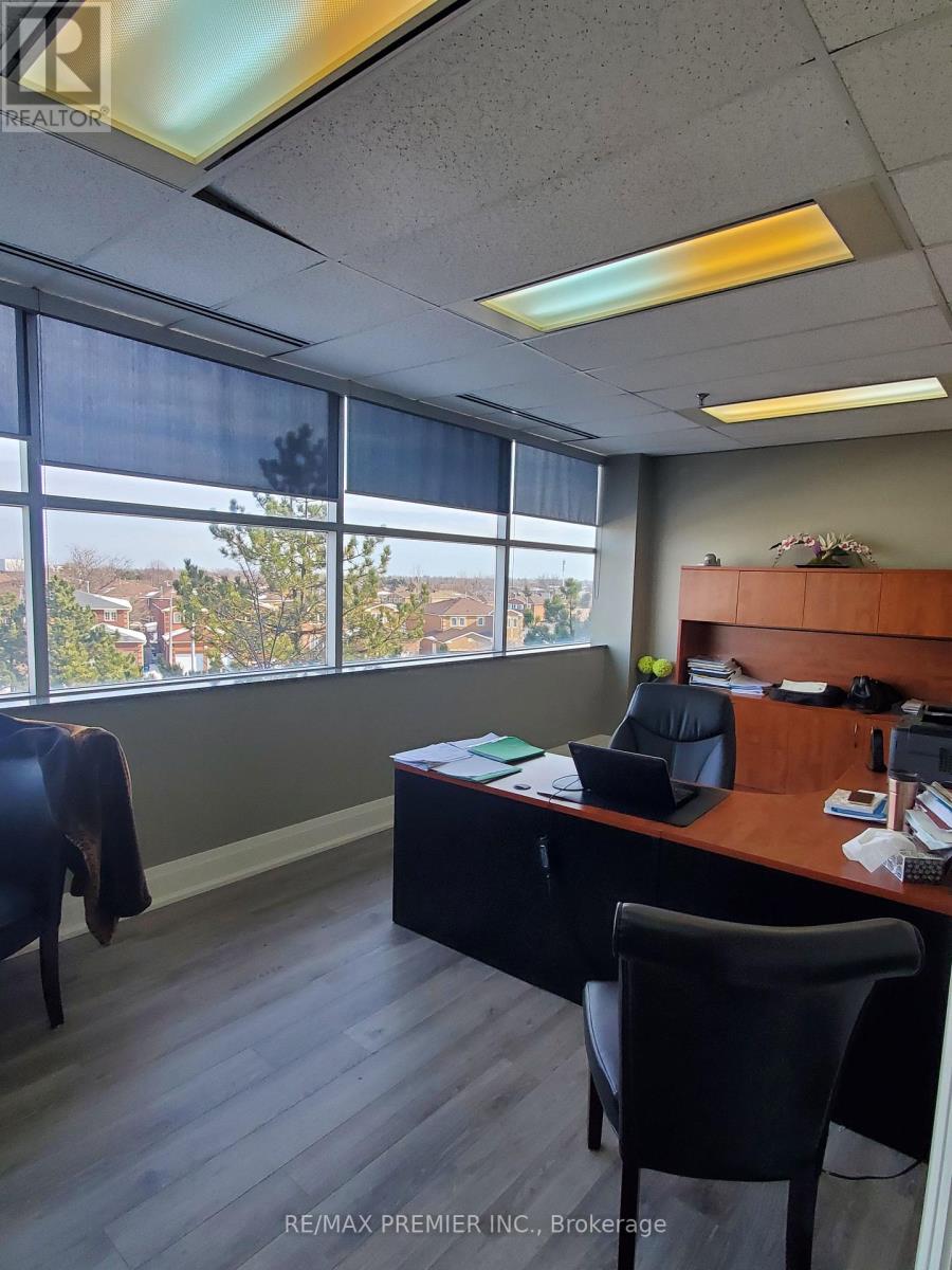217 - 10909 Yonge Street Property Photo 8