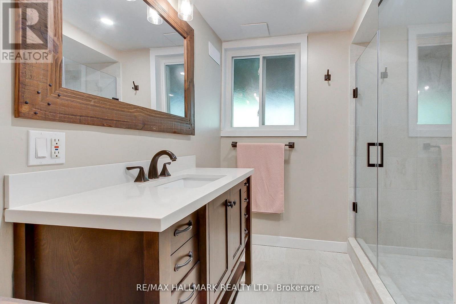 865 Arnold Crescent Property Photo 43