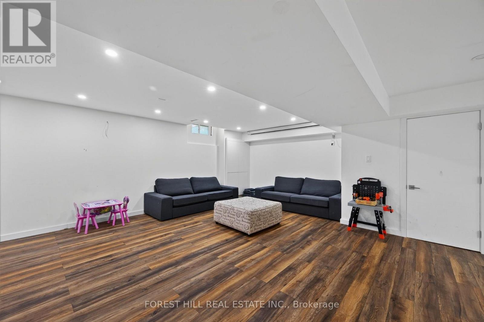 38 Crystal Drive Property Photo 27