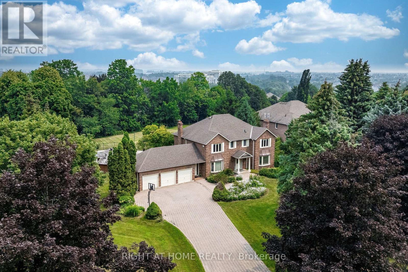 9 GLENRIDGE DRIVE Property Photo 1