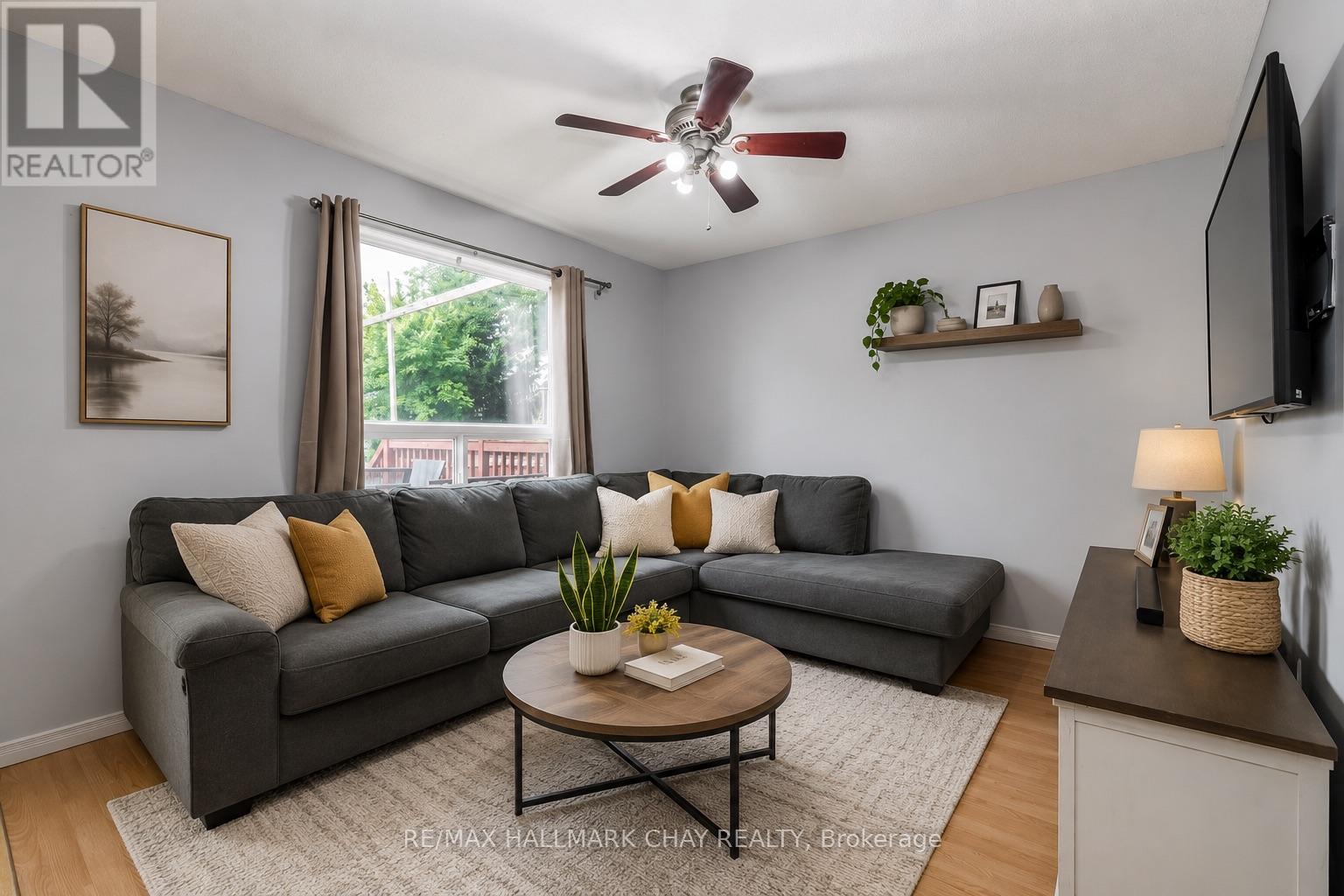 2194 Batters Loop Property Photo 4