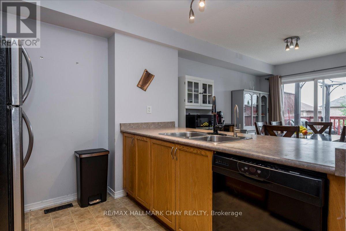 2194 Batters Loop Property Photo 6