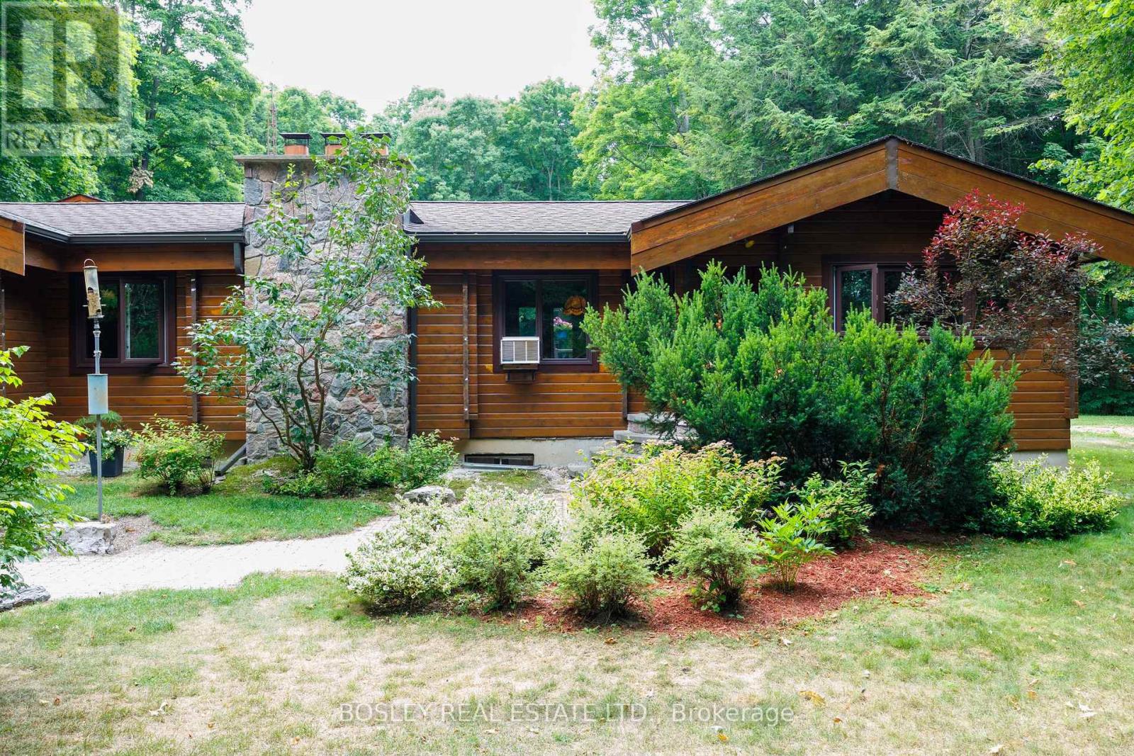 5983 5th Line Property Photo 1