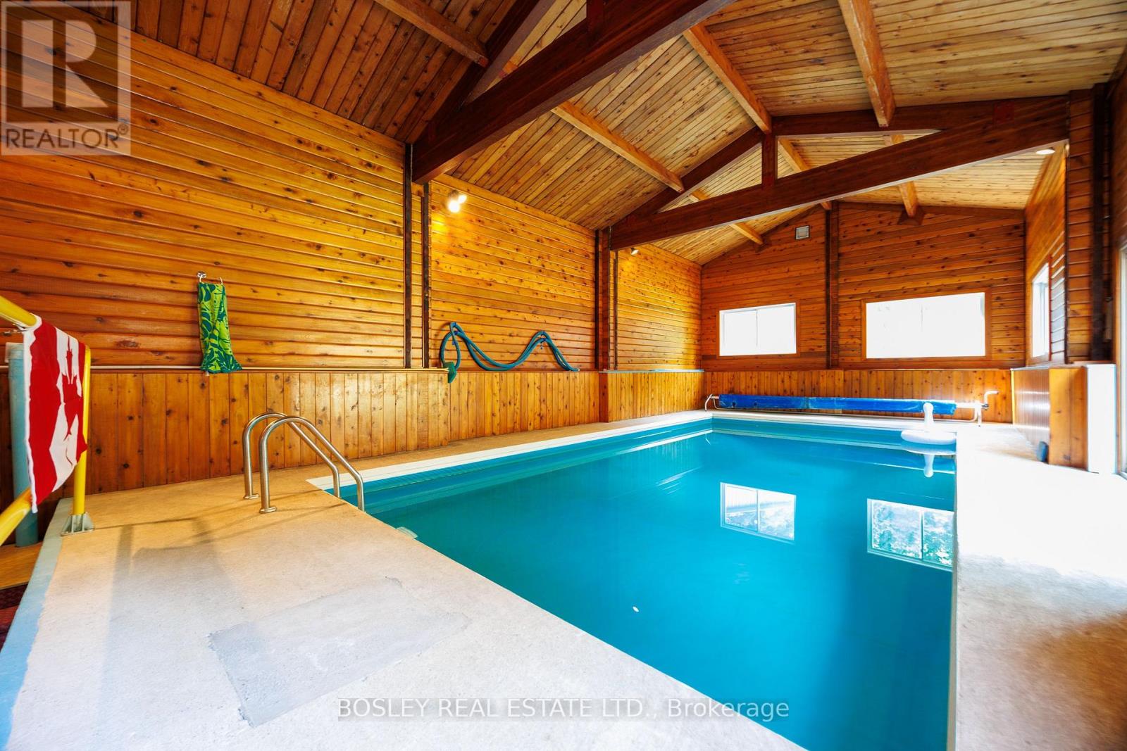 5983 5th Line Property Photo 4