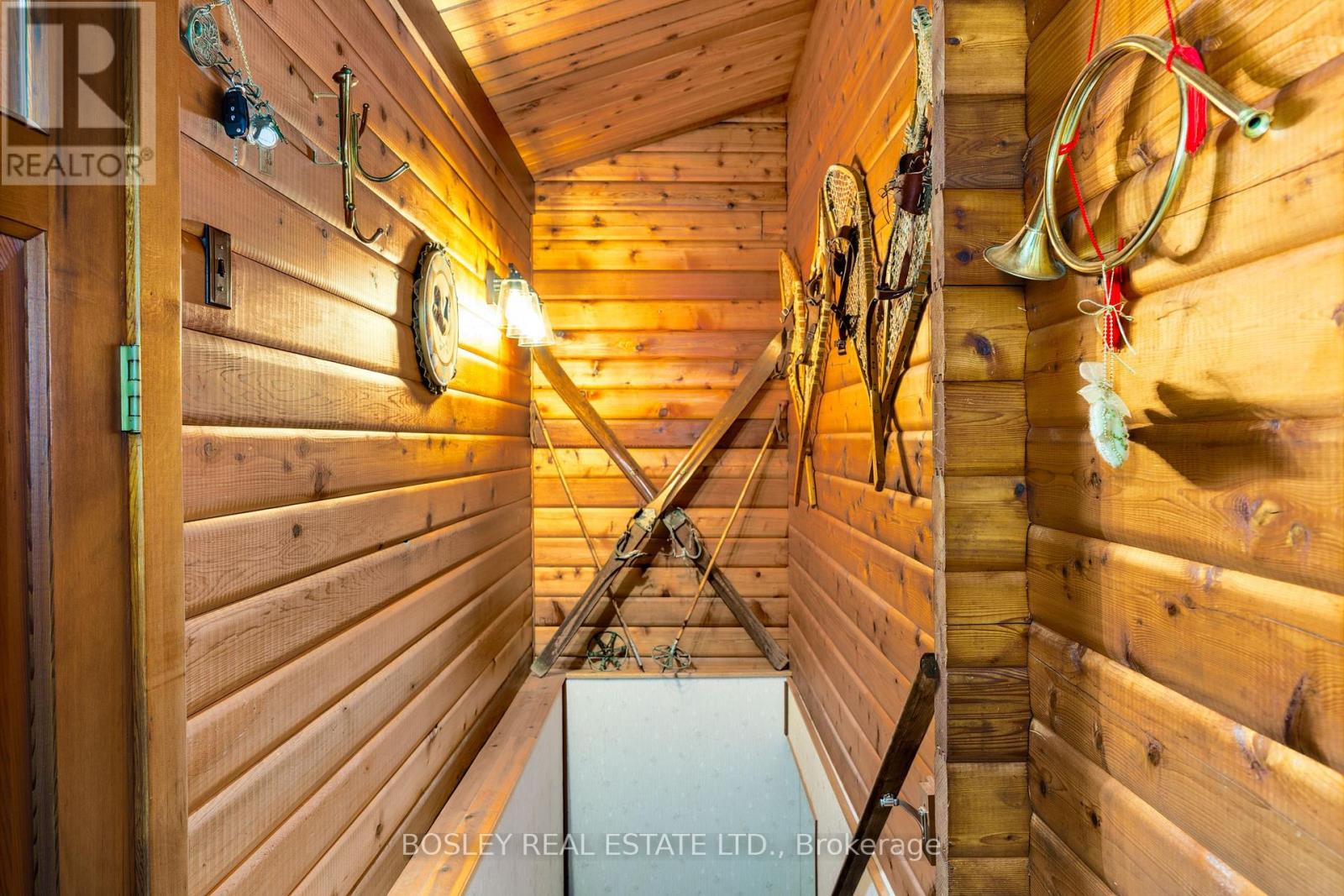 5983 5th Line Property Photo 6