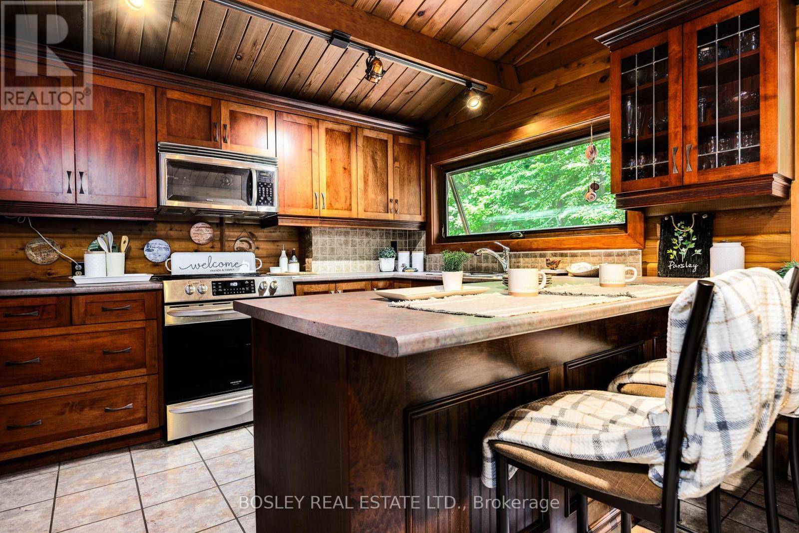 5983 5th Line Property Photo 7