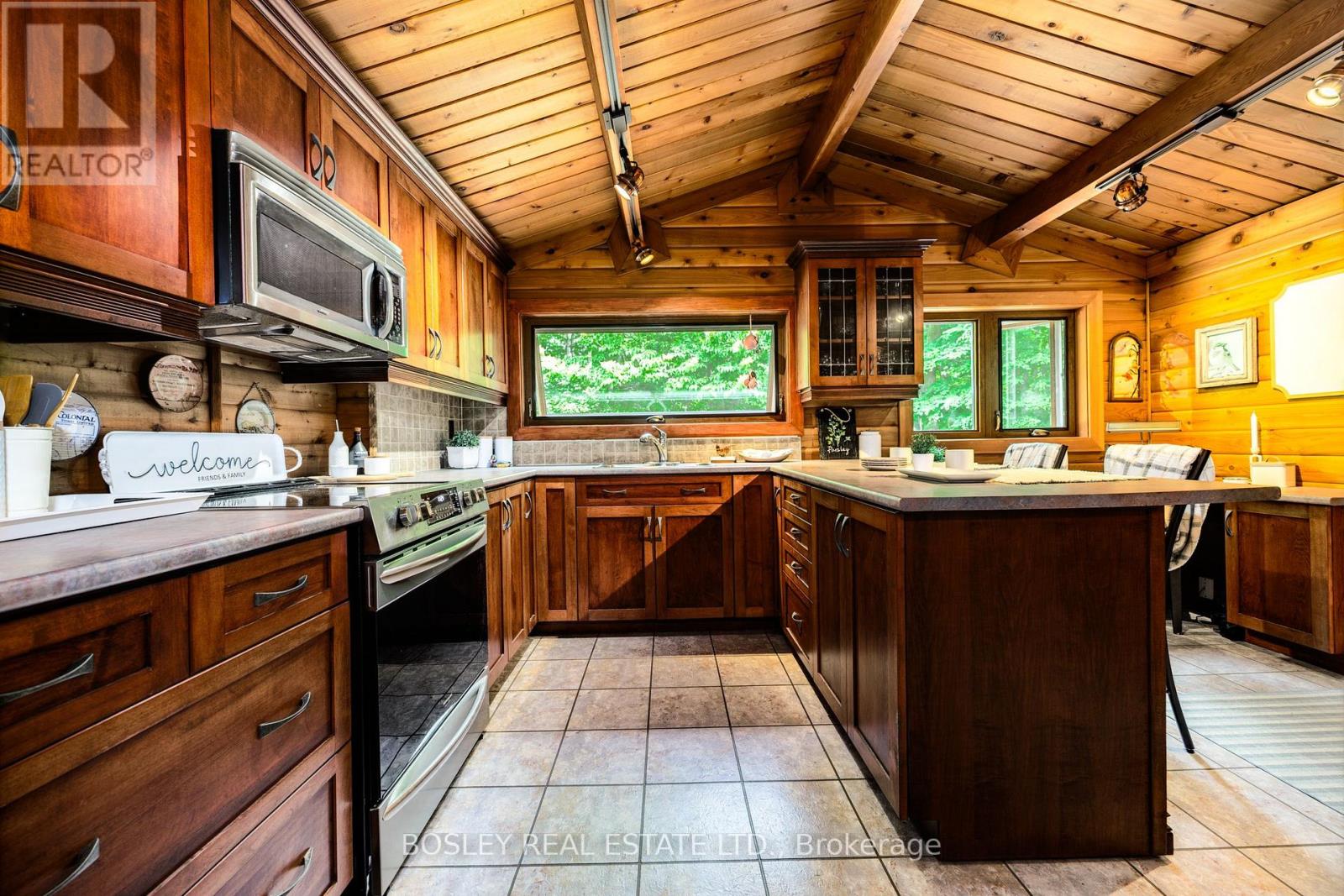 5983 5th Line Property Photo 8