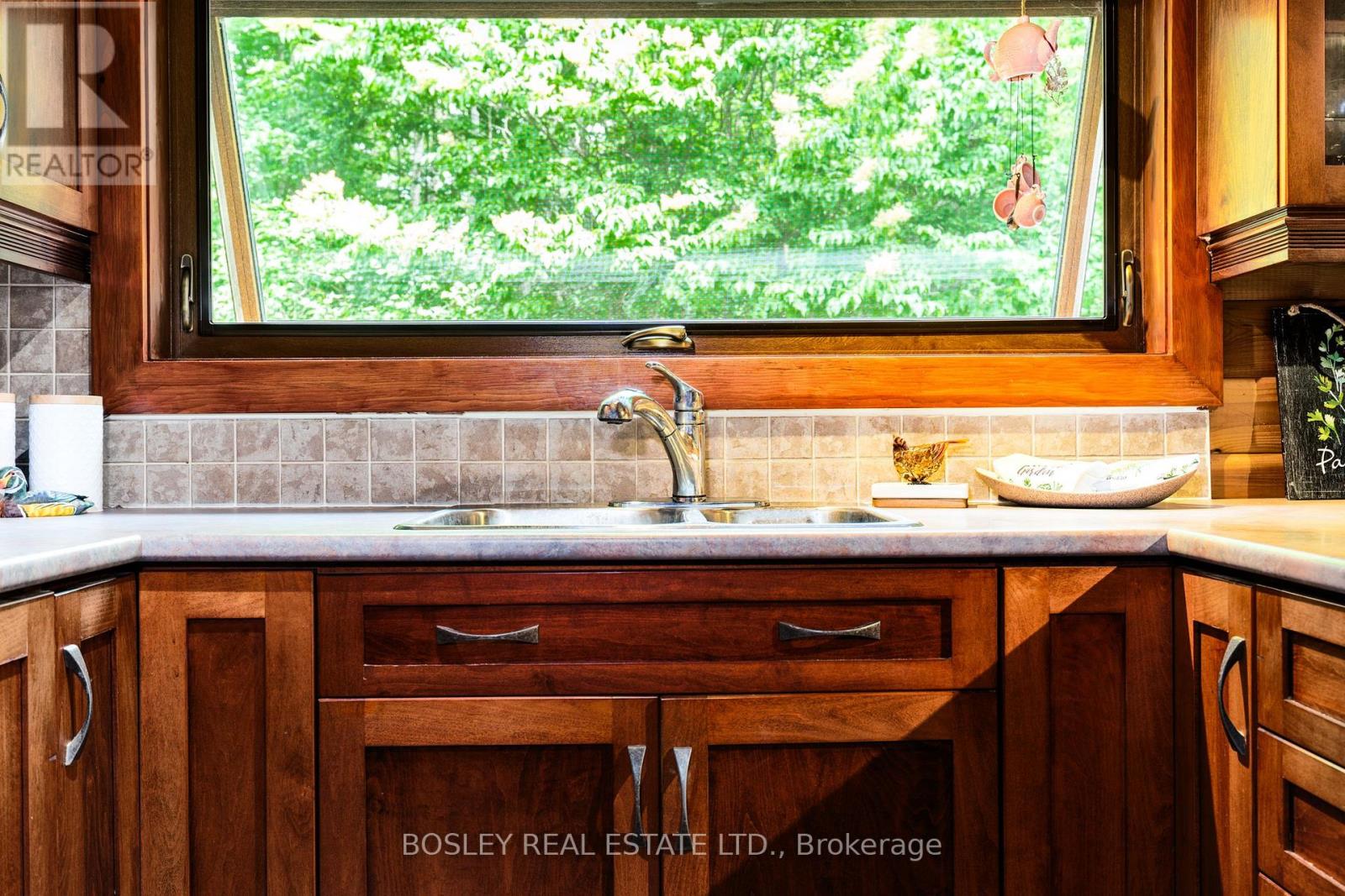 5983 5th Line Property Photo 10