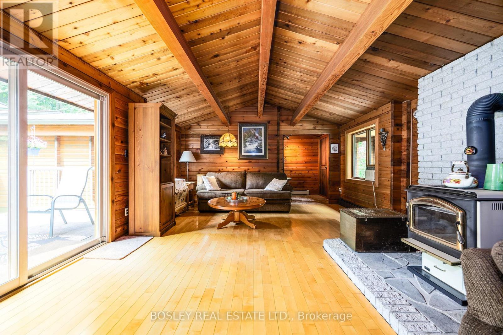 5983 5th Line Property Photo 15