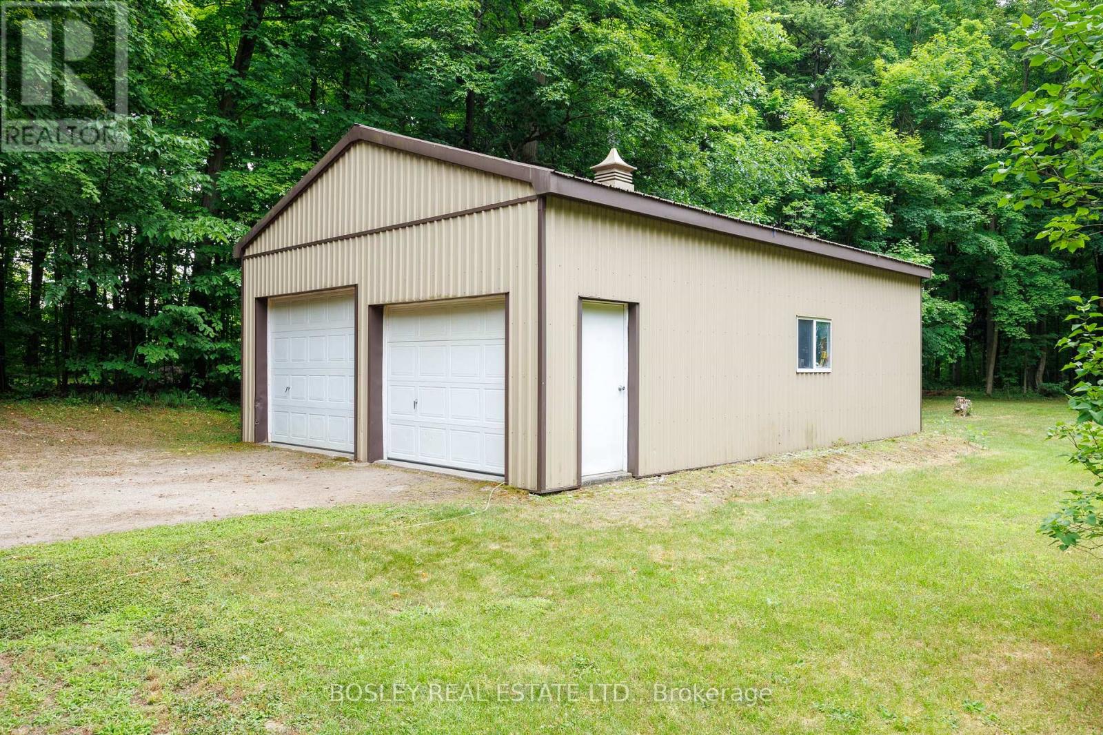 5983 5th Line Property Photo 42