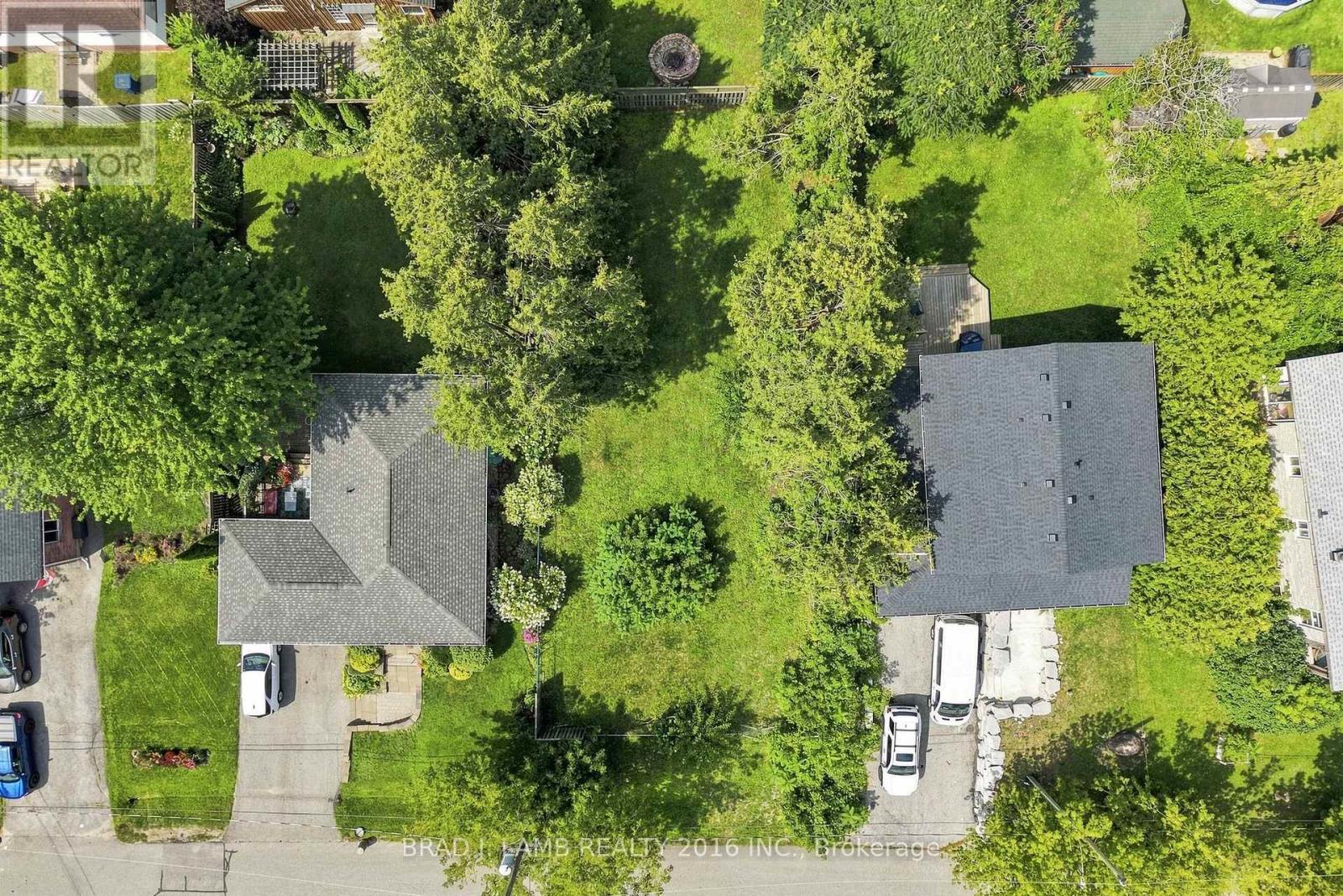 W/s Jackson Point Avenue W Property Photo 4
