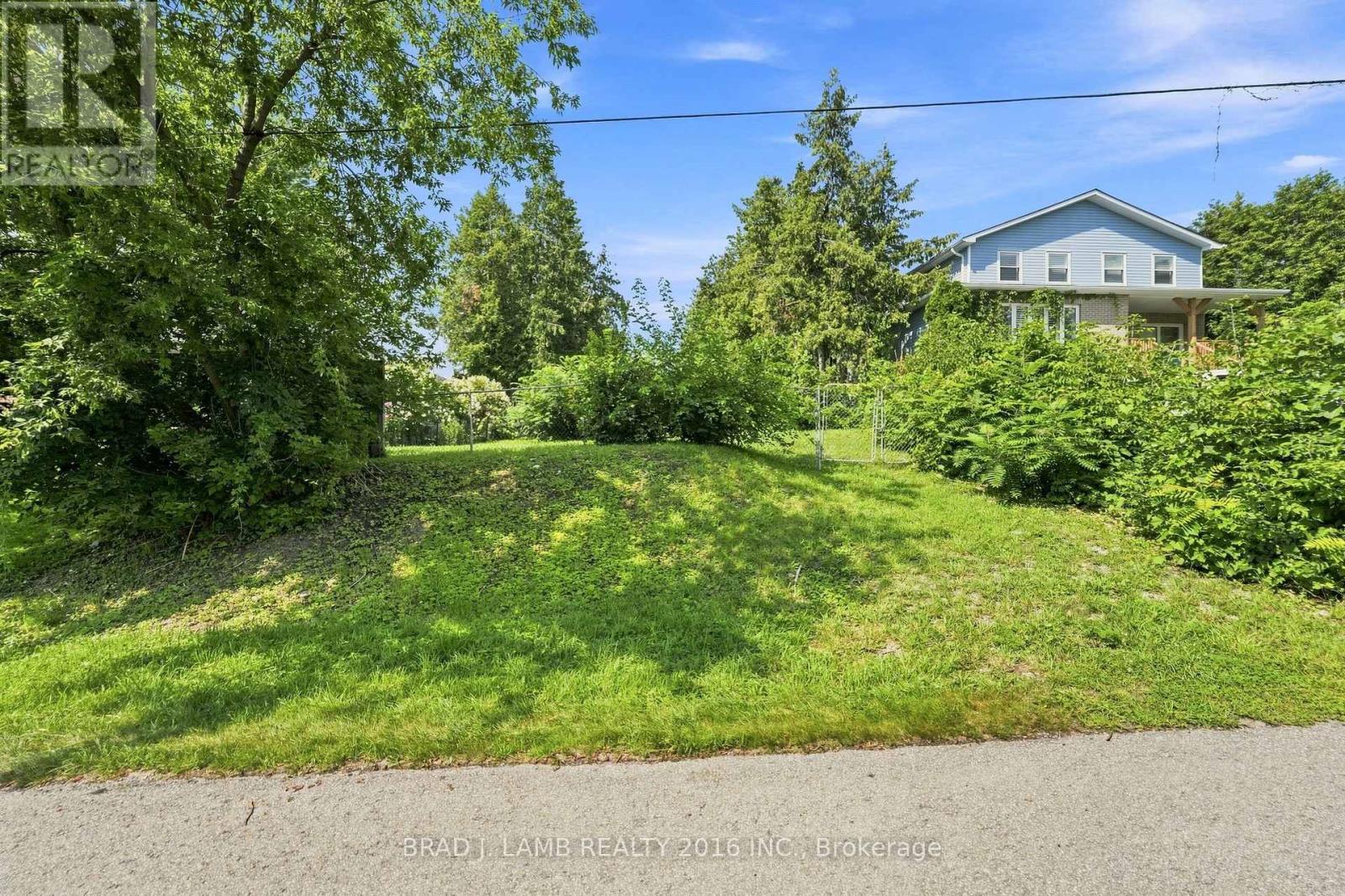 W/s Jackson Point Avenue W Property Photo 7