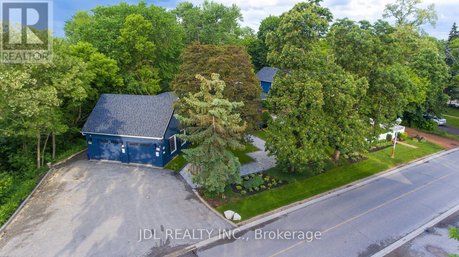 145 Main Street N Property Photo 9