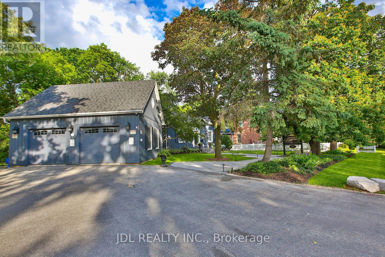 145 Main Street N Property Photo 12