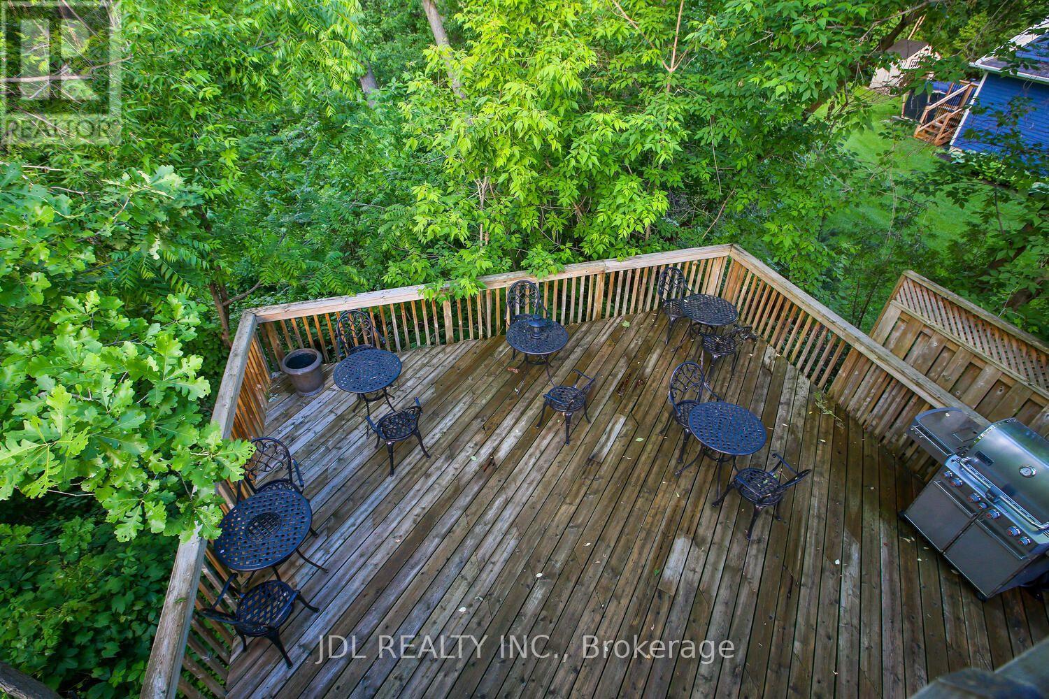 145 Main Street N Property Photo 16