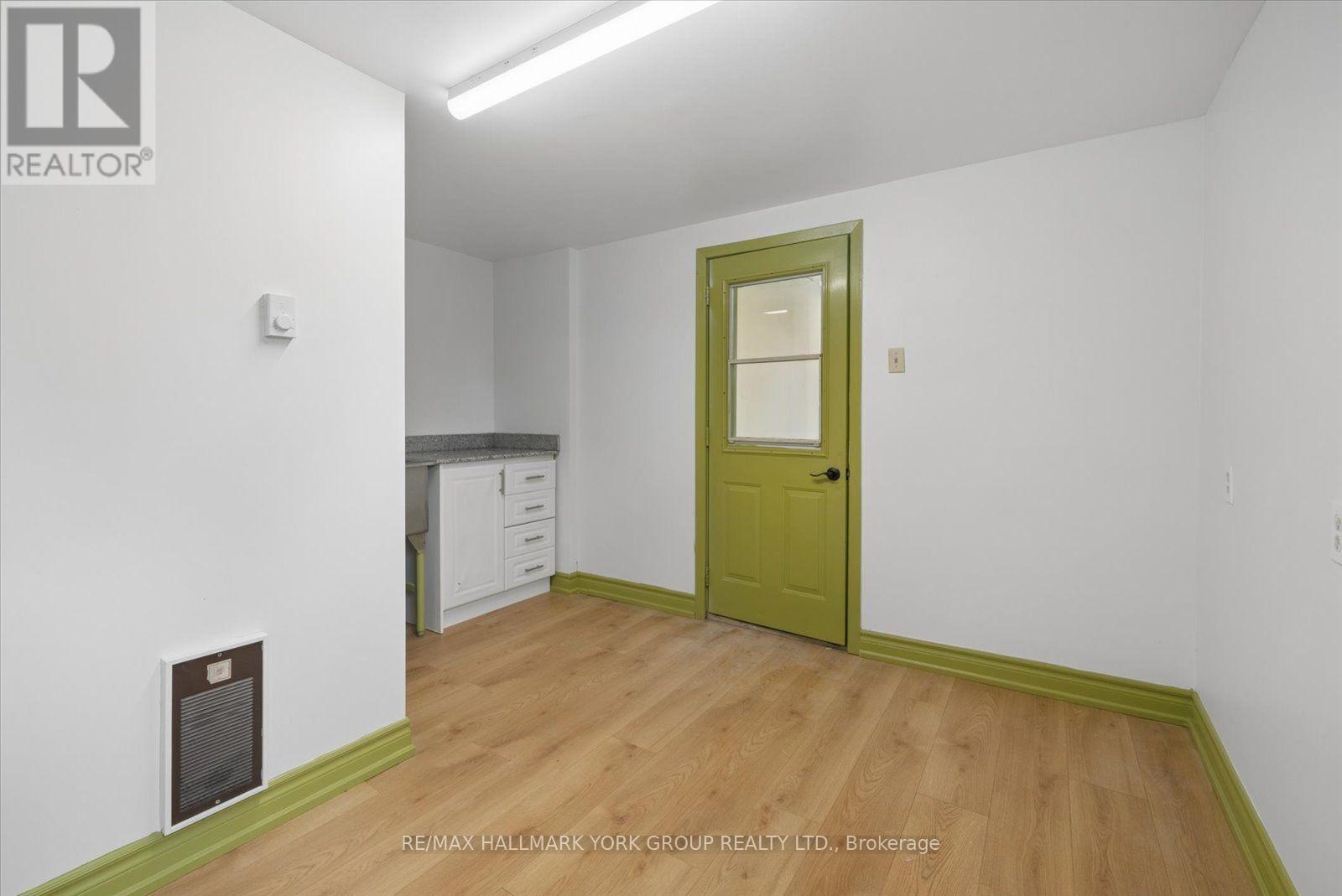 B - 360 Osborne Street Property Photo 10